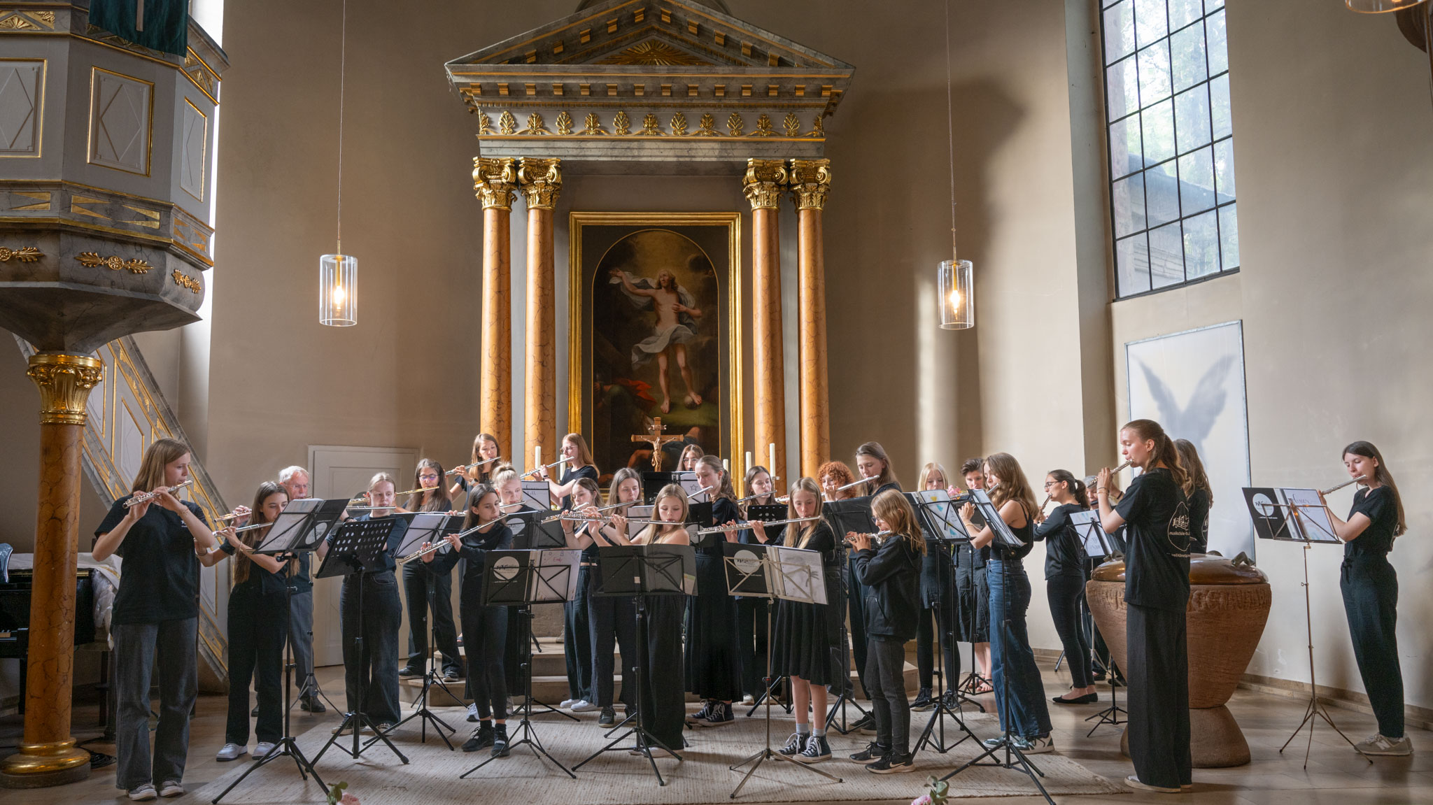 AbendKunstKlänge 2023 – Flötenkonzert in die Auferstehungskirche im Fürther Stadtpark mit Maria