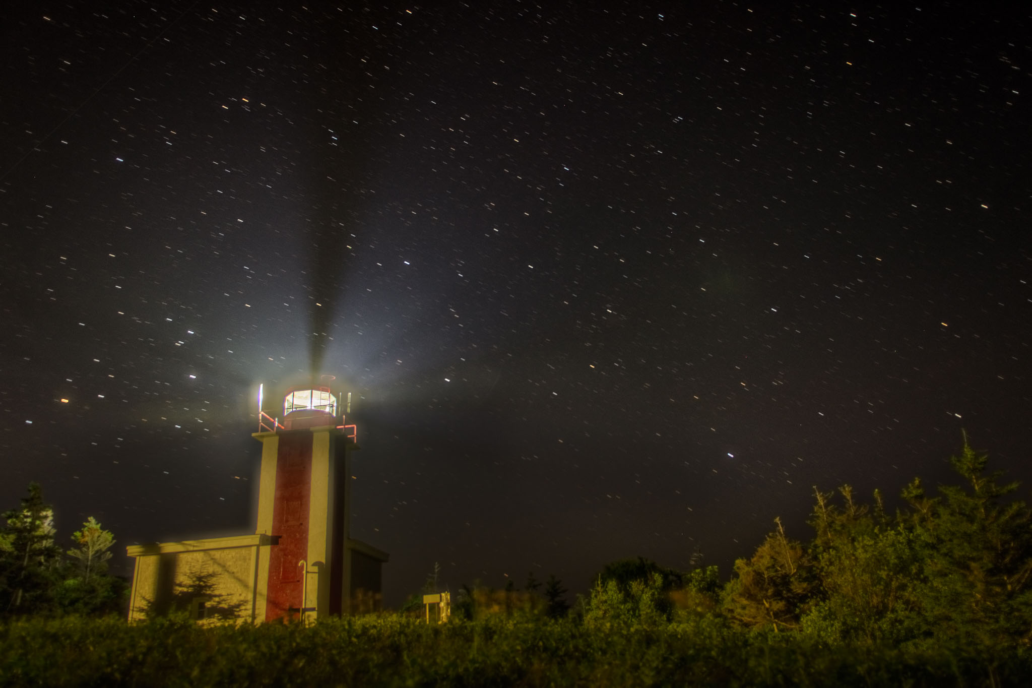 Leuchtturm bei Digby bei Nacht mit Sternenhimmel