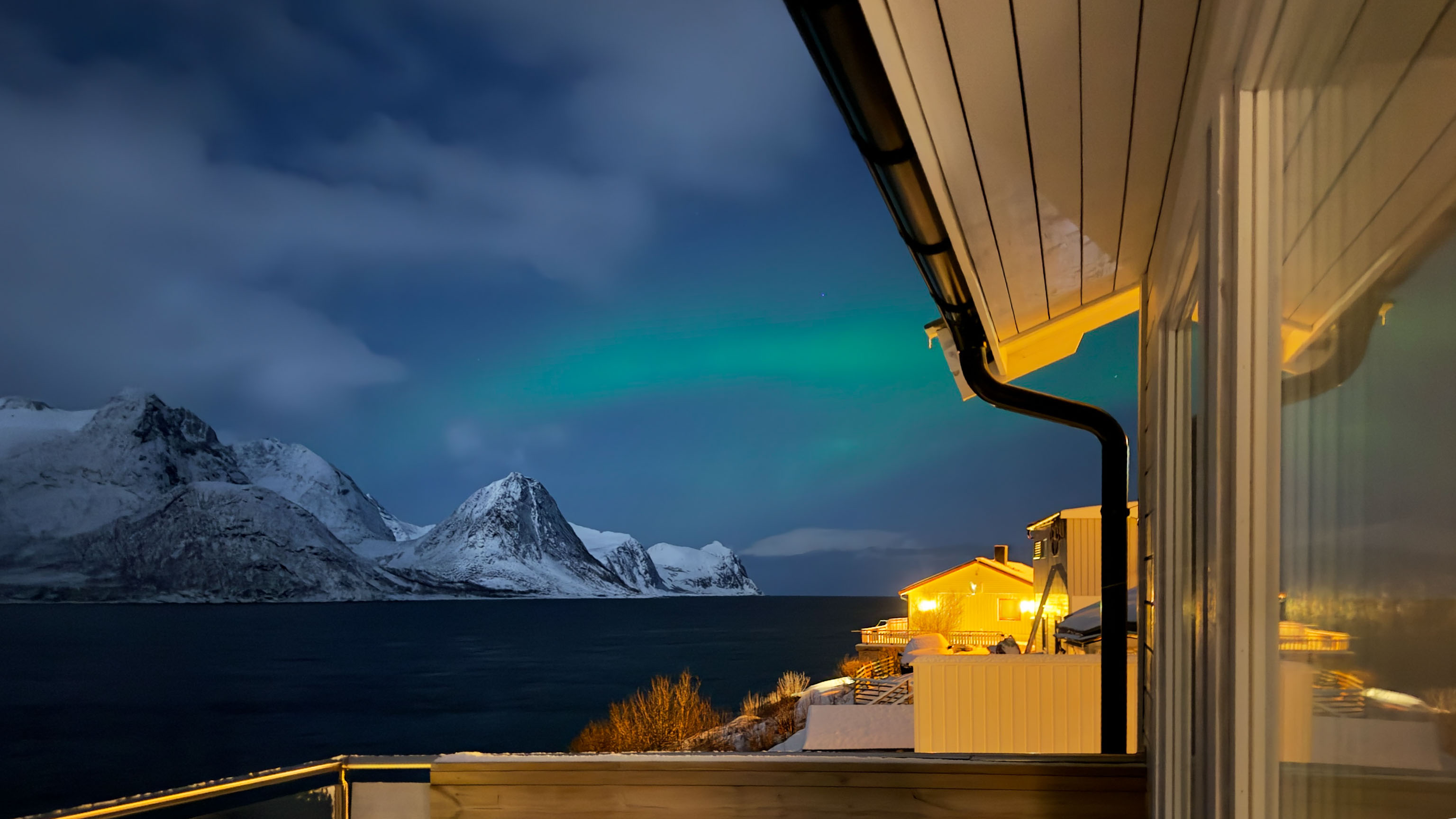 S 0311a Husoey Polarlichter Titelfoto 2