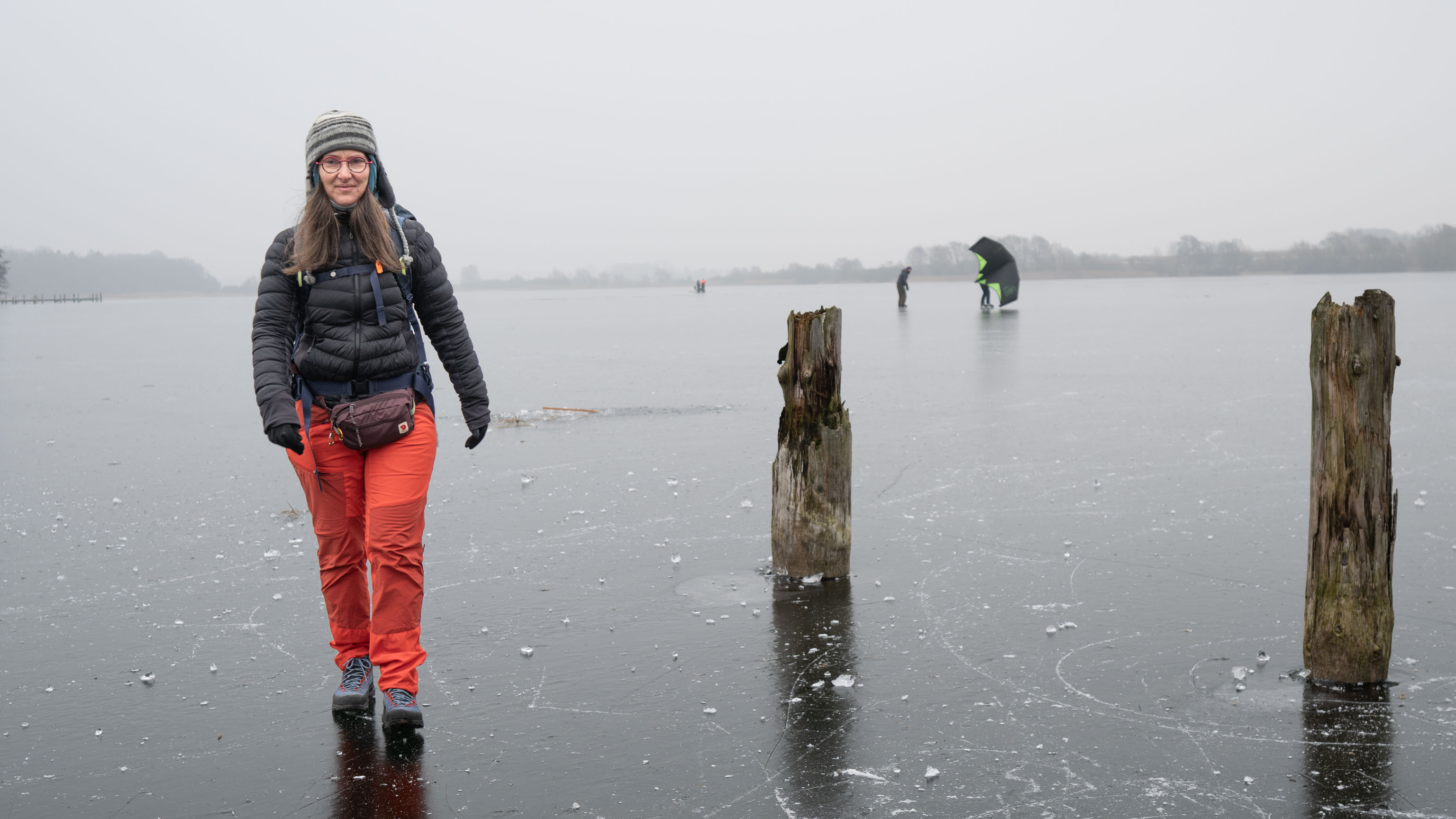 Mia auf dem zugefrorenen Petersdorfer See